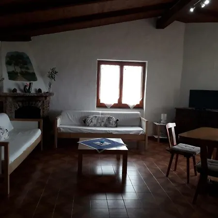 La Casa Di Teresa-villetta A 50 Mt Dal Mare Olbia