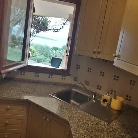 La Casa Di Teresa-villetta A 50 Mt Dal Mare Olbia