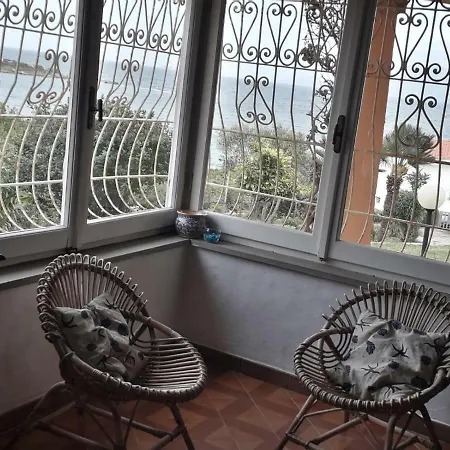 La Casa Di Teresa-villetta A 50 Mt Dal Mare Casa de Férias