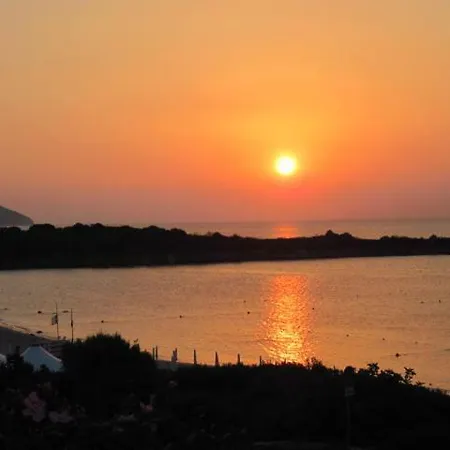 La Casa Di Teresa-villetta A 50 Mt Dal Mare Casa de Férias Olbia